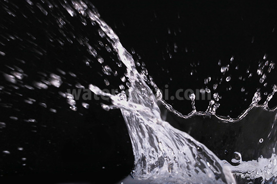 水飛沫が上がる写真・フォト素材