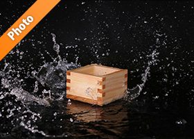 升の周辺に水が飛び散る写真・フォト素材